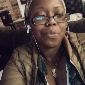 Meet your Posher, Estacia